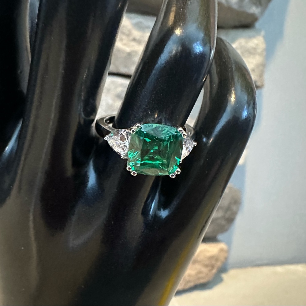CZ square emerald ring - Picture 3 of 5